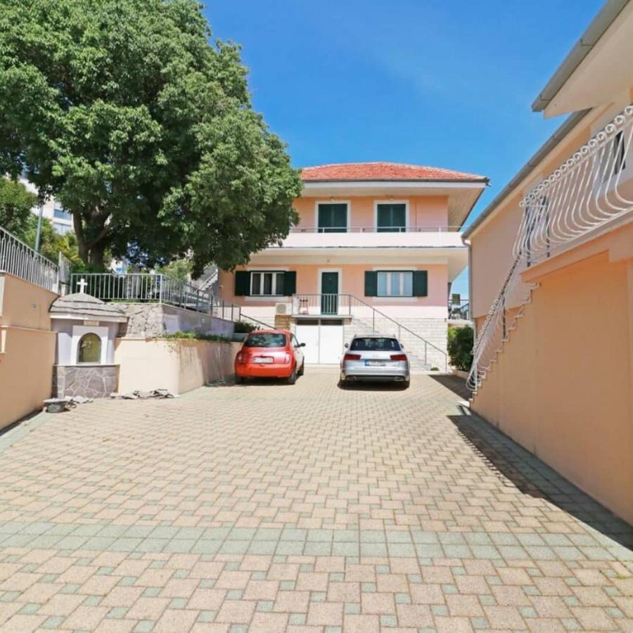شقة Apartman Simun Primošten المظهر الخارجي الصورة