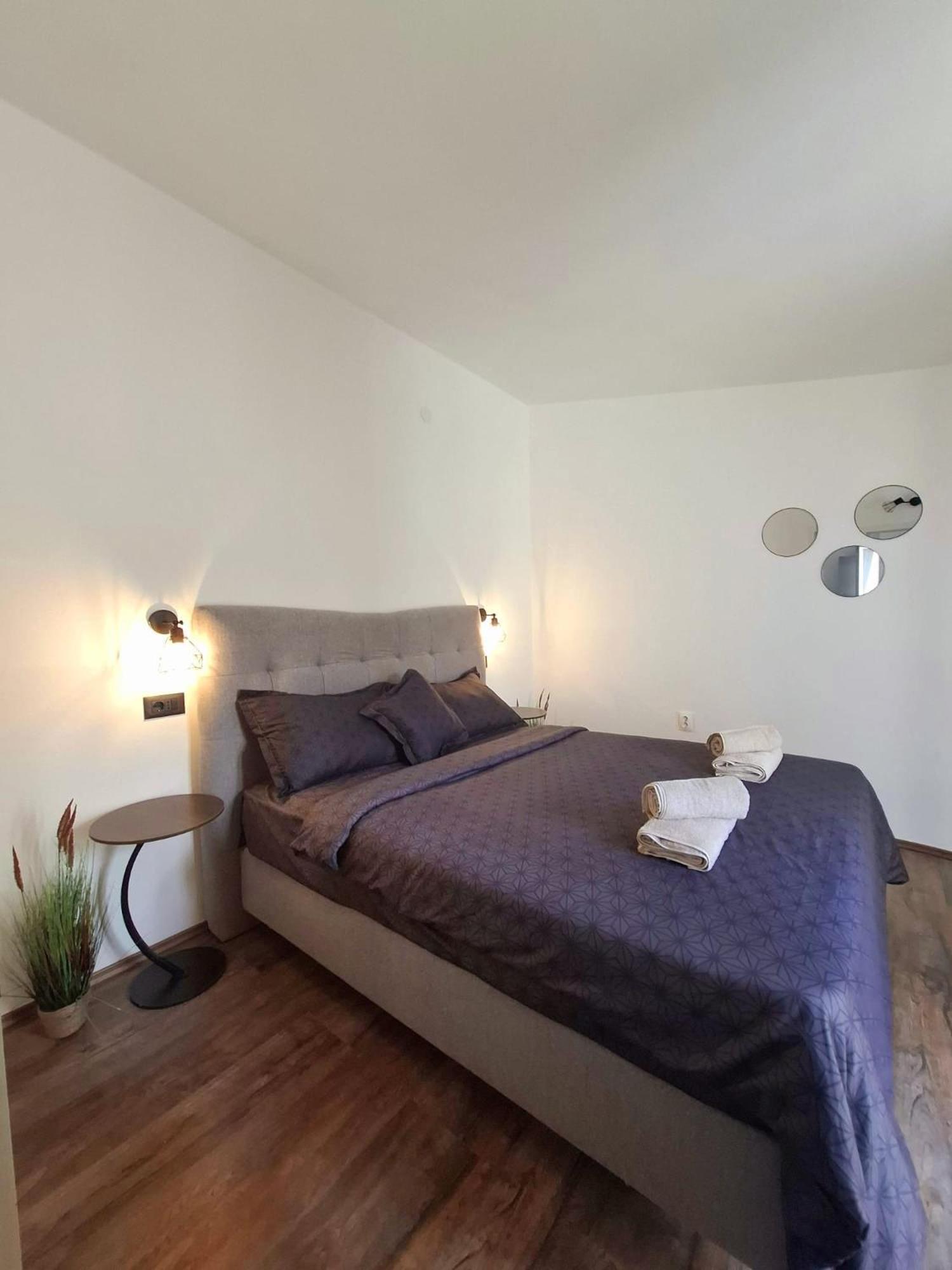 شقة Apartman Simun Primošten المظهر الخارجي الصورة