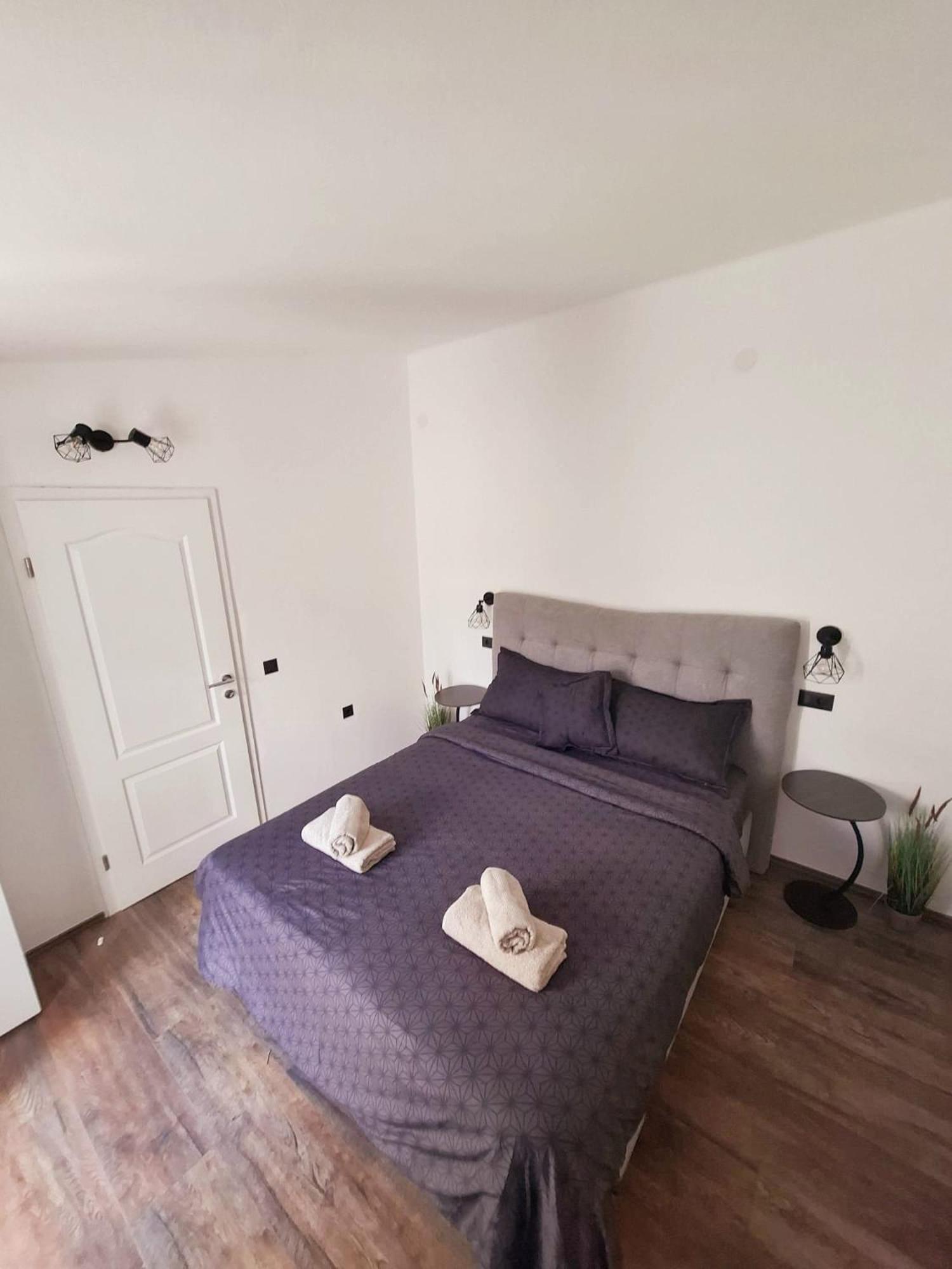 شقة Apartman Simun Primošten المظهر الخارجي الصورة
