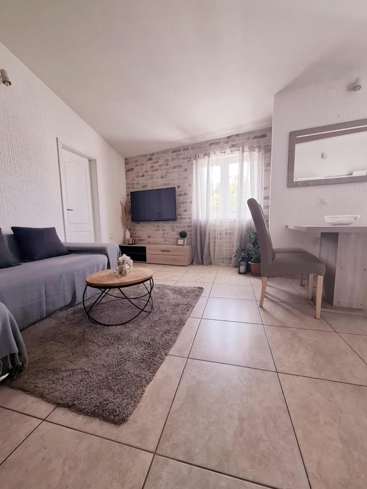 شقة Apartman Simun Primošten المظهر الخارجي الصورة